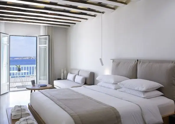 Bachelor Suite