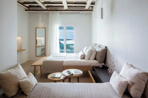 Bachelor Suite