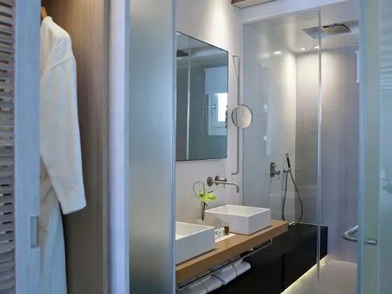 Bachelor Suite