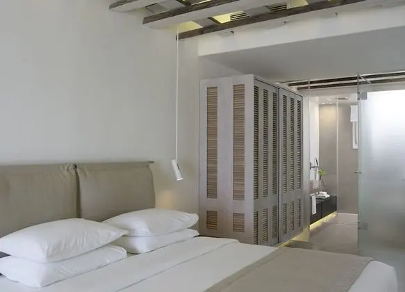 Bachelor Suite