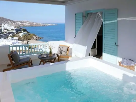 Honeymoon Suite with Jetted Tub