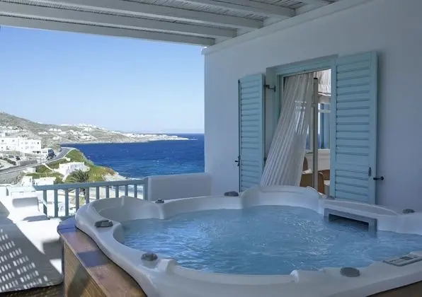 Honeymoon Suite with Jetted Tub