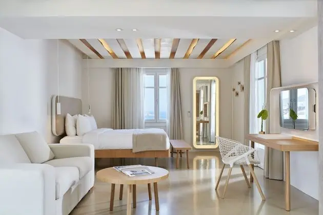 Honeymoon Suite with Jetted Tub