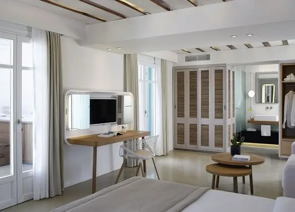 Honeymoon Suite with Jetted Tub