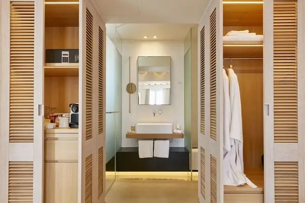 Honeymoon Suite with Jetted Tub