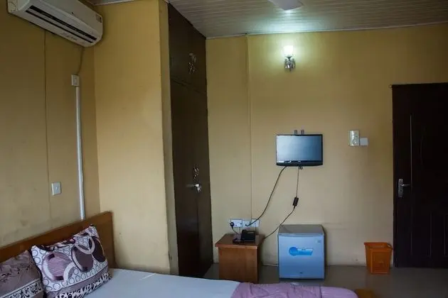 Standard Tek Büyük Yataklı Oda
