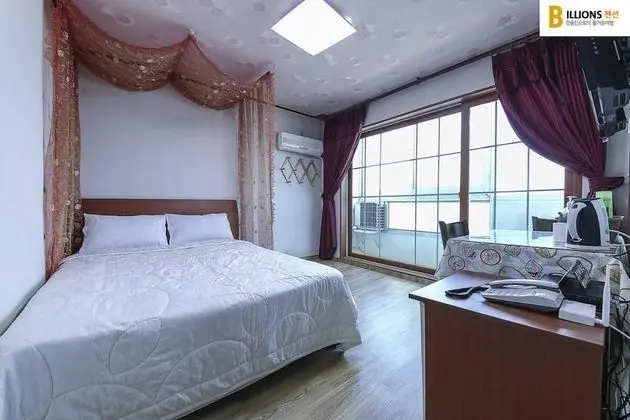 Tek Büyük Yataklı Oda