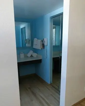 Premium Oda, 2 Büyük (Queen) Boy Yatak, Küçük Mutfak, Havuz Kenarı