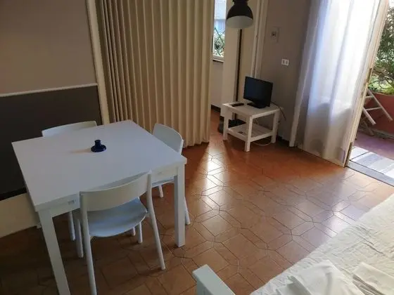 Standard Apart Daire, Özel Banyo, Bahçe Manzaralı (Bilocale via sivori 1)