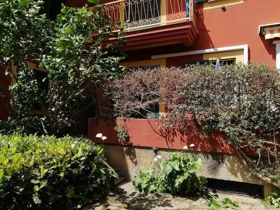 Standard Apart Daire, Özel Banyo, Bahçe Manzaralı (Bilocale via sivori 1)