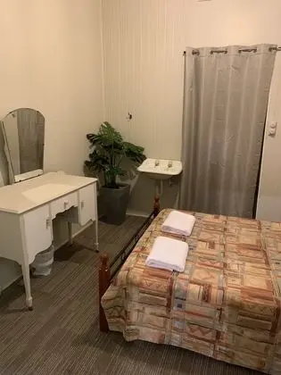 Classic Tek Büyük Yataklı Oda