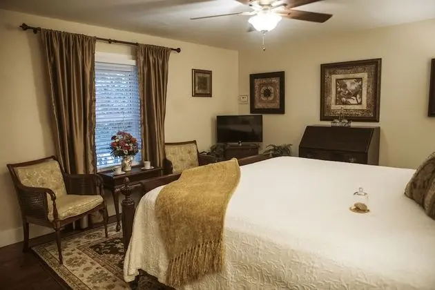 Kır Evi, Özel Banyo (Carolina Cottage)