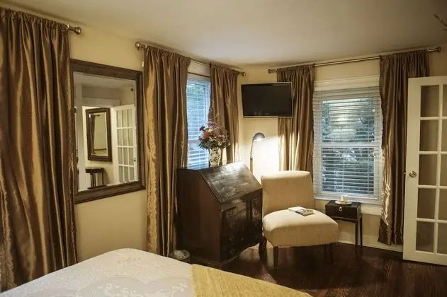 Kır Evi, Özel Banyo (Carolina Cottage)