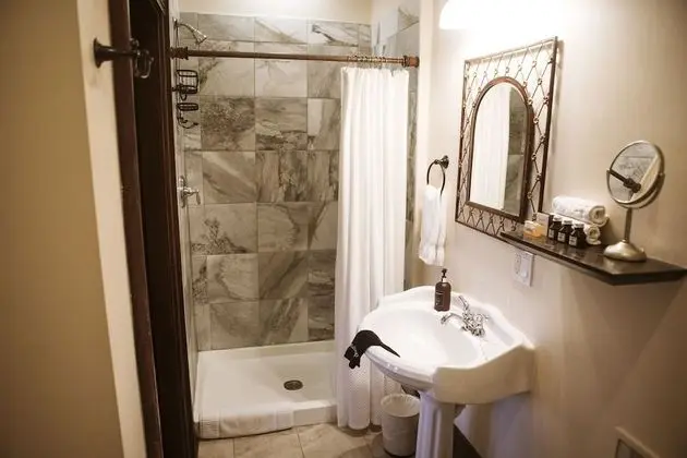 Süit, Özel Banyo (Biltmore Suite)