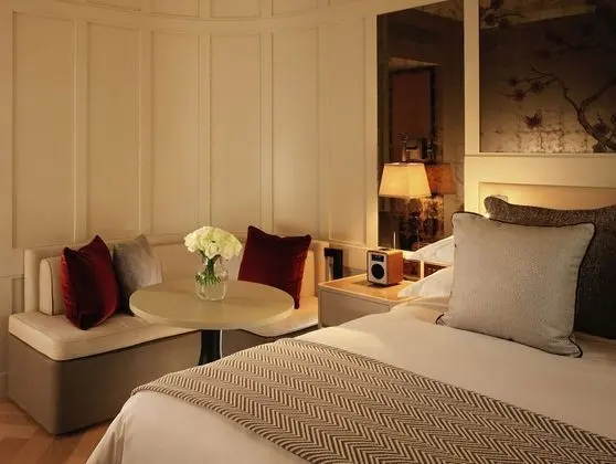 King Grand Deluxe Family Room