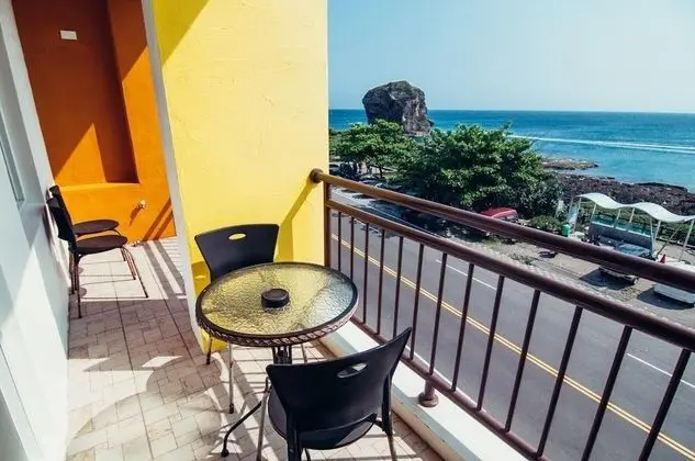 Dört Kişilik Oda, Deniz Manzaralı