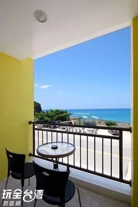 Dört Kişilik Oda, Deniz Manzaralı