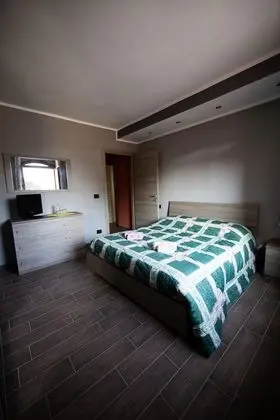 Premium Tek Büyük Yataklı Oda, Bahçe Manzaralı