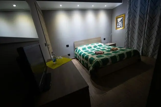 Premium Tek Büyük Yataklı Oda, Bahçe Manzaralı