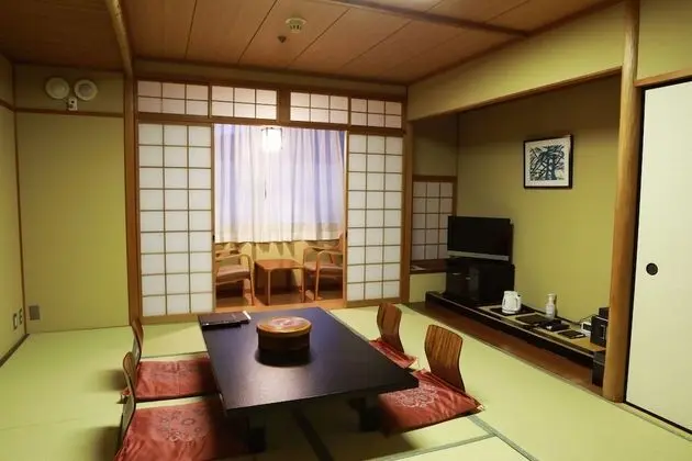 Traditional Oda, Sigara İçilmez, Ortak Banyo (Japanese Style, 4 People)