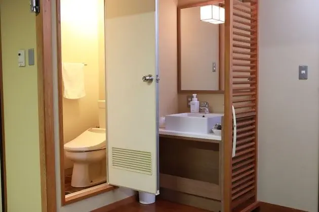 Traditional Oda, Sigara İçilmez, Ortak Banyo (Japanese Style, 4 People)