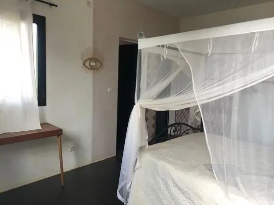 Tek Büyük Yataklı Oda, Bahçe Manzaralı (Violet)