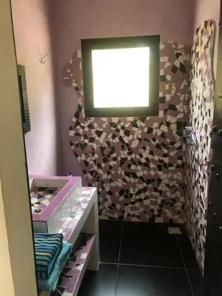 Tek Büyük Yataklı Oda, Bahçe Manzaralı (Violet)
