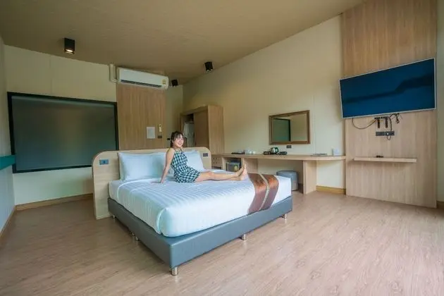 Deluxe Raft Room with Spa Bath
