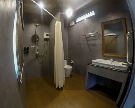 Deluxe Raft Room with Spa Bath