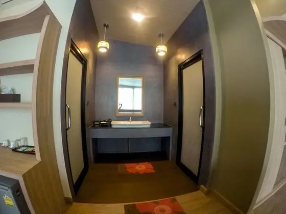 Grand Deluxe Raft Room with Spa Bath