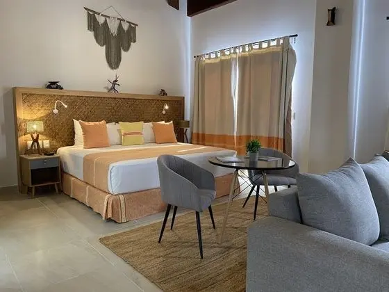 Luxury Oda, 1 En Büyük (King) Boy Yatak ve Çekyat