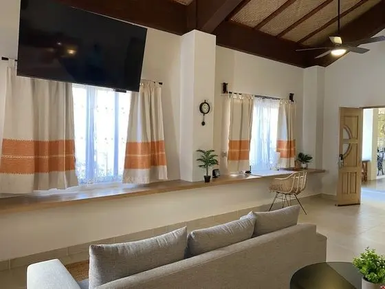 Luxury Oda, 1 En Büyük (King) Boy Yatak ve Çekyat