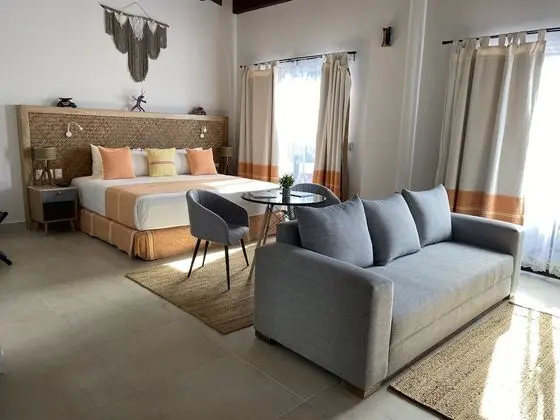 Luxury Oda, 1 En Büyük (King) Boy Yatak ve Çekyat