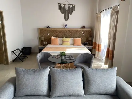 Luxury Oda, 1 En Büyük (King) Boy Yatak ve Çekyat
