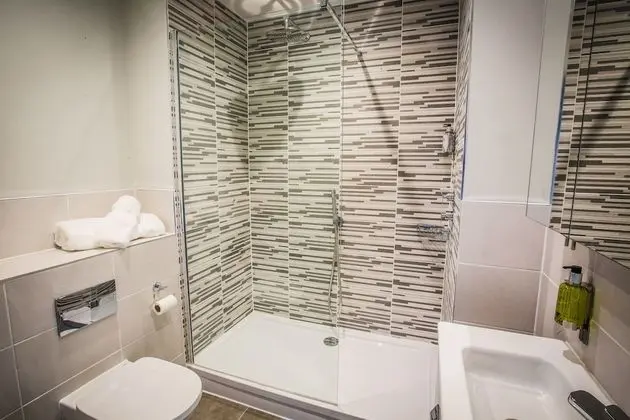 Deluxe Tek Büyük veya İki Ayrı Yataklı Oda