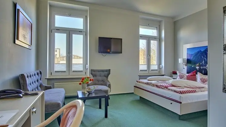 Junior Stüdyo Süit (railway side)