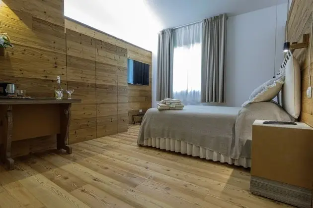 Tek Büyük veya İki Ayrı Yataklı Oda, Bahçe Manzaralı (Erato)