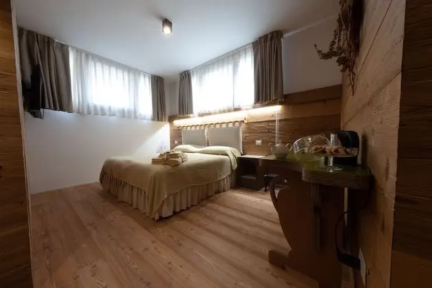 Tek Büyük veya İki Ayrı Yataklı Oda (Talia)