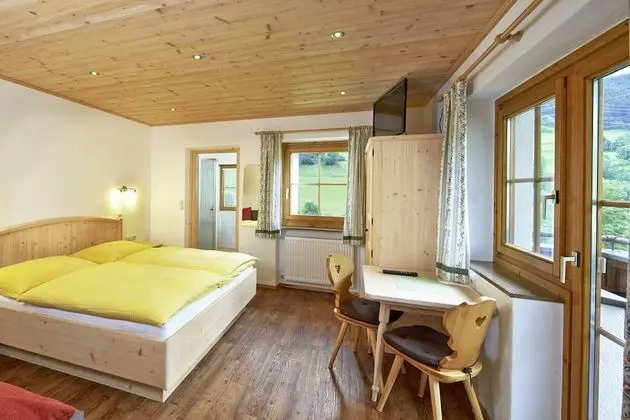 Standard Tek Büyük Yataklı Oda, 1 Yatak Odası, Buzdolabı, Dağ Manzaralı