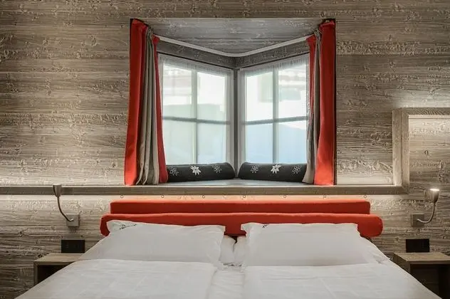 Luxury Tek Büyük Yataklı Oda