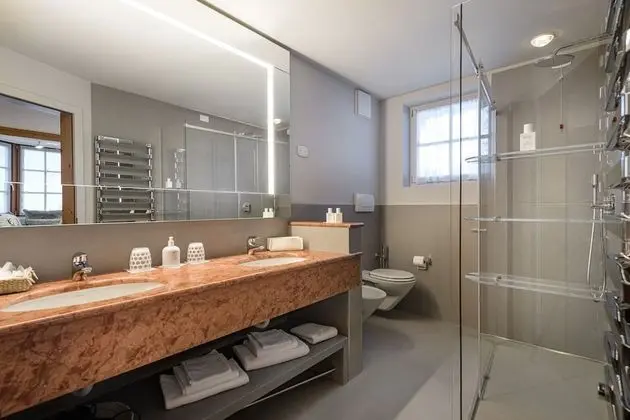 Luxury Tek Büyük Yataklı Oda