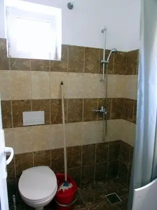 Basic Üç Kişilik Oda, Tepe Manzaralı (no. 1)