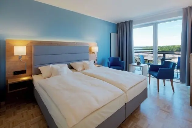 Deluxe Tek Büyük Yataklı Oda, Göl Kenarı