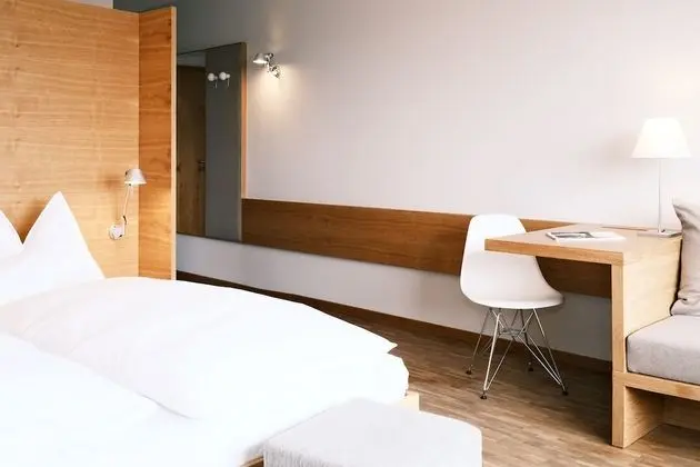 Tek Büyük Yataklı Oda, Balkon