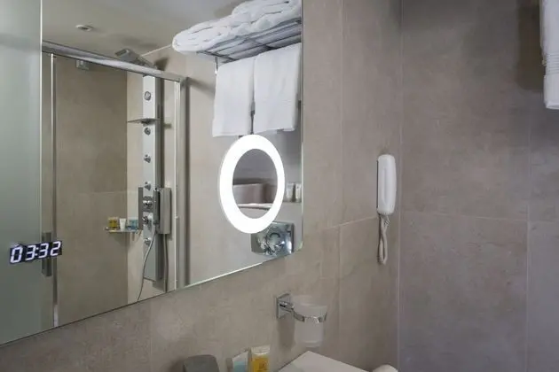 Premium Tek Büyük Yataklı Oda