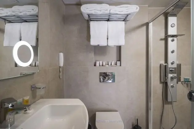 Premium Tek Büyük Yataklı Oda