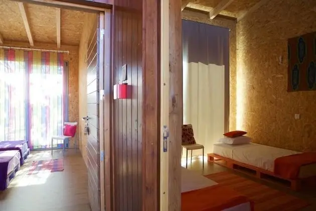 Tek Büyük veya İki Ayrı Yataklı Oda (Orange Room)