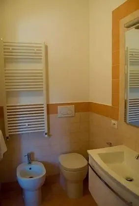 Büyük Yataklı Tek Kişilik Oda