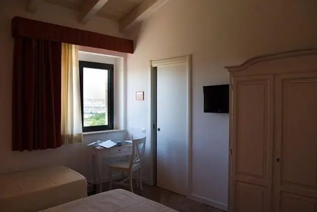 Classic Tek Büyük Yataklı Oda