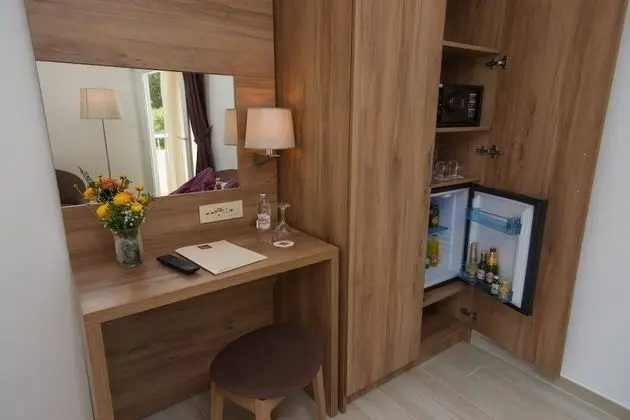 Tek Büyük Yataklı Oda, Balkon, Dağ Manzaralı